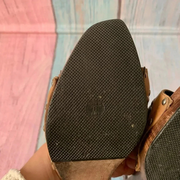 Vintage wooden studded open toe slip on heeled sandals - Picture 11 of 14